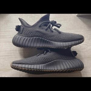 Yeezy 350 (Cinder) Mens size 5.5 / Womens size 7